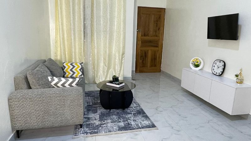 Appartement meublé à Grand Yoff – 17 000 FCFA par jour