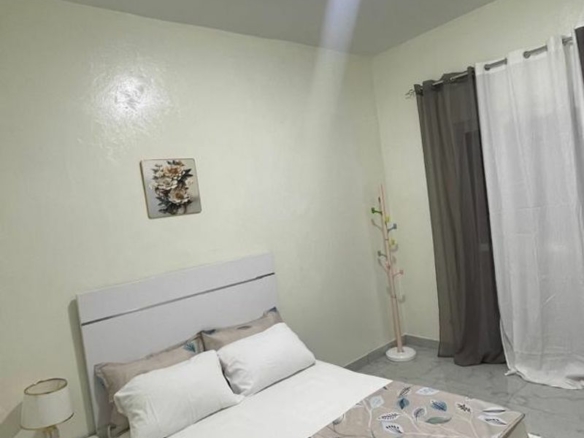 Appartement meublé à Grand Yoff – 17 000 FCFA par jour
